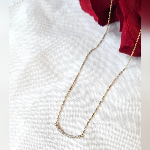 Vintage Dainty Crystal Curve Bar Gold Necklace - Picture 4 of 16
